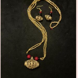 Madol pendant and earrings